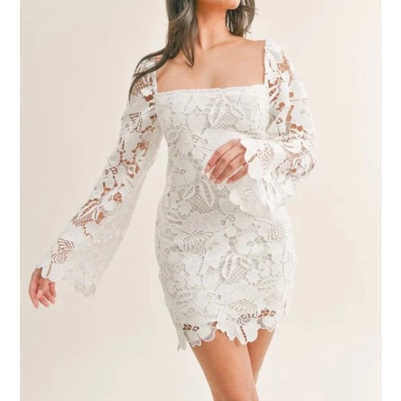 Anna Rae White Lace Dress with Flowy Sleeves - NWT - Small - Picture 2 of 5